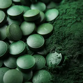 Hawaiian spirulina algae in blue-green powder form
